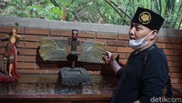 Salah satu yang paling berkesan adalah patung kayu ini. Jika sang dukun merapal mantra, patung kayu ini bisa terbang dan mencelakakan orang yang dituju. (Wahyu Setyo Widodo/detikTravel)
