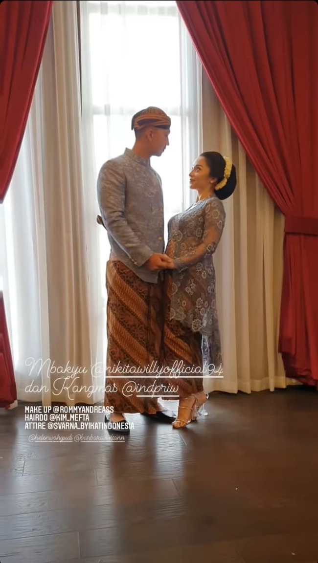 Nikita Willy sendiri pertama kali mempublikasikan kabar bahagia mengenai kehamilan dirinya melalui unggahan Instagram. Pada 10 Oktober 2021 Nikita sempat mengunggah foto hasil test pack dan membocorkan usia kehamilannya yang kala itu sudah memasuki 14 minggu. Foto: Instagram