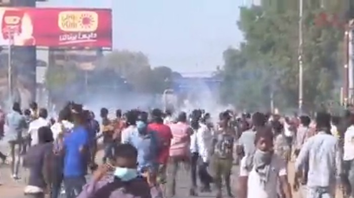 Pecah Unjuk Rasa Warga Sudan, Protes Kerja Sama PM Hamdok dan Militer