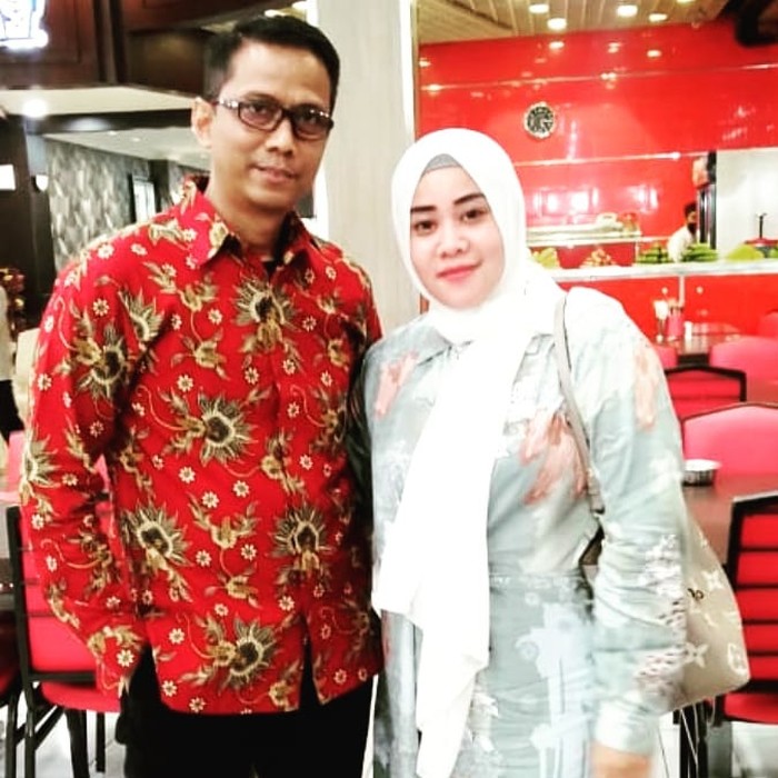 Puput Soedrajat Manisnya Momen Ngopi Ibu Tiri Vanessa Angel, Puput Soedrajat dan Suami