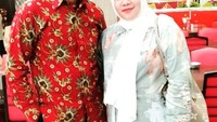 Kebersamaan Puput dan Doddy juga terlihat pada foto ini. Mereka hangout bareng di sebuah restoran berwarna merah yang ada di salah satu mall. Foto: Instagram @puput_soedrajat