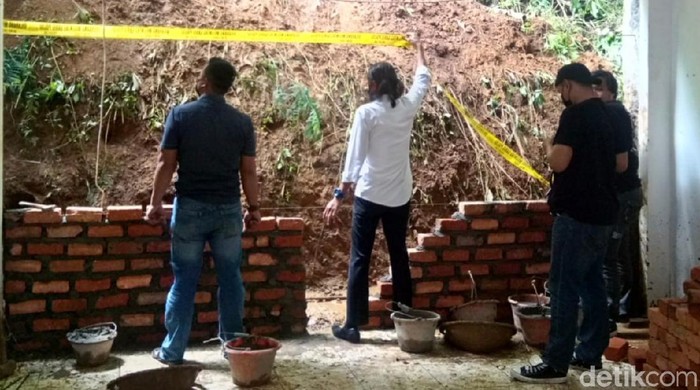 Seorang santri tewas tertimbun longsor di Ponpes Sukabumi