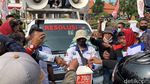 Tolak UMP Jatim Cuma Naik Rp 22.790, Buruh Kumpulkan Duit Receh