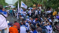 Menurut Udin, buruh berkeinginan UMP Jatim tahun 2022 naik sebesar Rp 300 ribu. Alasannya, kenaikan UMP tahun 2022 yang hanya 1,2 persen (Rp 22.790) di bawah inflasi Provinsi Jawa Timur yang sebesar 1,92 persen.