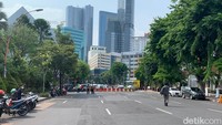 Dalam aksi ini, diikuti sekitar 300 perwakilan buruh FSPMI Jatim. Aksi demonstrasi ini menyebabkan sejumlah ruas jalan di Kota Surabaya macet. Seperti di Jalan Darmo, Jalan Urip Sumoharjo, Jalan Basuki Rahmat, hingga penutupan Jalan Gubernur Suryo (depan Gedung Negara Grahadi). 