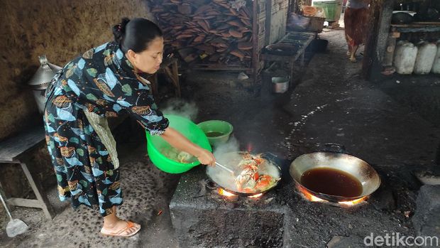 warung tengah sawah