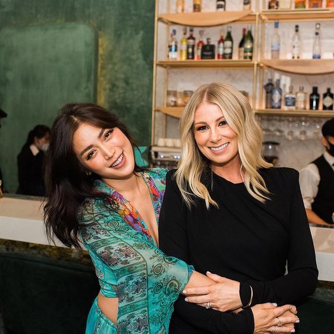 Membagikan momen after-party di Instagram, penampilan Jessica Iskandar langsung mencuri perhatian netizen. Selalu cantikkkk kakak ini...., puji seorang netizen di kolom komentar. (Foto: Instagram/@inijedar)