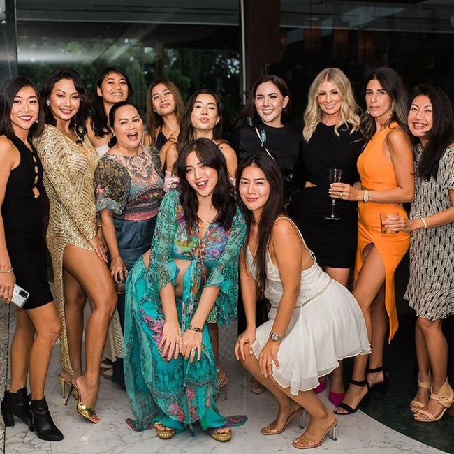 Jedar mengundang teman-teman dekatnya. Influncer Jennifer Bachdim juga ikut menghadiri pesta tersebut. (Foto: Instagram/@inijedar)