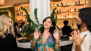 7 Gaya Seksi Jessica Iskandar Pamer Baby Bump di After-party Pernikahan