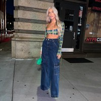 Kedua, mengapa tidak ada ruang untuk wanita mendiskusikan topik-topik yang benar-benar bisa diskusikan tapi jika wanita mencoba menguasai percakapan itu, itu dianggap tabu dan kami dianggap murahan, dll, katanya dilansir London Sunday Times. Foto: Instagram @alexandracooper