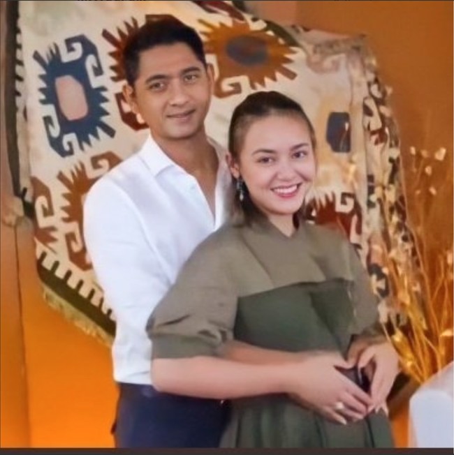 Kerap memamerkan kemesraan di Ikatan Cinta, chemistry antara Amanda Manopo dan Arya Saloka memang berhasil bikin publik ikut terbawa suasana. Karena hal itu keduanya pun jadi sering dipercaya untuk mengerjakan projek bersama. Foto: Instagram/@supportalman19