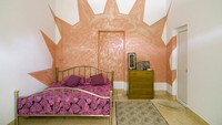 Fotografer Cosmin Bumbut mengunjungi berbagai penjara untuk mengabadikan ruangan yang disebut juga sebagai conjugal visit room. (Foto: Cosmin Bumbut/Sony World Photography Awards 20015)