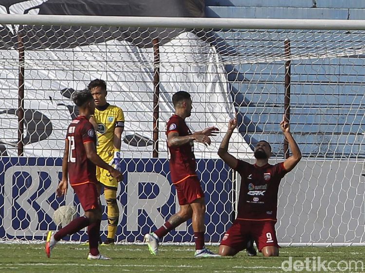 Borneo FC Benamkan Persela Lamongan 2-0