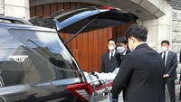 Chun menjadi salah satu tokoh negara yang paling dicerca meskipun dia juga jadi presiden pertama yang menyerahkan kekuasaan secara damai.