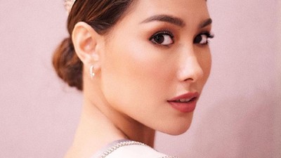 8 Potret Frederika Cull, Sukses di Miss Universe Kini Dituding Anak Durhaka