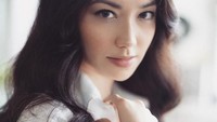 Velove Vexia, aktris cantik putri dari pengacara kondang OC Kaligis memiliki popularitas yang tinggi. Keahliannya dalam berakting membuat Velove kerap tampil dalam berbagai sinetron maupun film layar kaca. Foto: Instagram/vealovexia