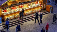 Seperti diketahui, Pasar Natal kerap digelar di sejumlah negara Eropa dalam rangka menyambut perayaan Natal. Pasar ini biasanya dibuka satu bulan menjelang Natal. AP Photo/Michael Probst.
