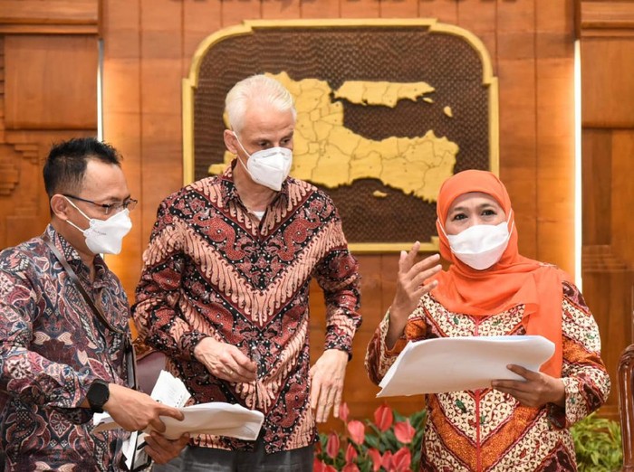 Pemprov Jatim terus berupaya meningkatkan konektivitas di Gerbangkertosusila (Gresik, Bangkalan, Mojokerto, Surabaya, Sidoarjo dan Lamongan). Hari ini, Gubernur Khofifah Indar Parawansa menjajaki kerja sama dengan salah satu Bank asal Jerman, untuk pembangunan jalur kereta api di Gerbangkertosusila.