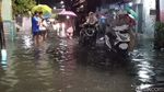 Hujan 2 Jam, Jalan di Surabaya Banjir