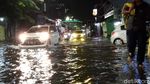 Hujan 2 Jam, Jalan di Surabaya Banjir