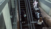 Seiring dengan digunakannya stasiun baru, Balai Teknik Perkeretaapian Wilayah Jakarta Banten (BTPWJB) Direktorat Jenderal Perkeretaapian Kementerian Perhubungan menonaktifkan jalur 1, 2, dan 3 di area bangunan lama Stasiun Bekasi
