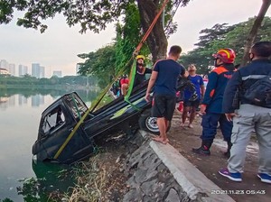 Pikap Tercebur di Danau Unesa, Satu Orang Tewas