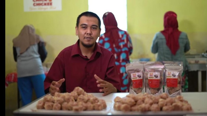 Kisah Haji Dhani Sukses Bisnis Dimsum Setelah Terlilit Hutang Ratusan Juta Kisah Haji Dhani Sukses Bisnis Dimsum Setelah Terlilit Hutang Ratusan Juta