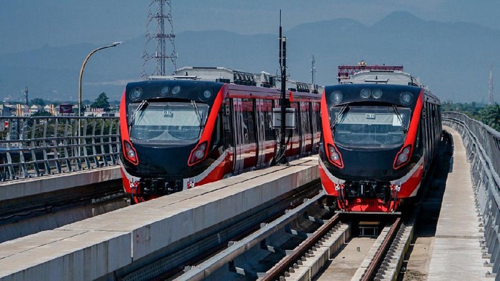 LRT Jabodebek Dipastikan Beroperasi 2023, Bakal Terintegrasi KRL dan TransJ