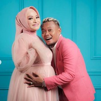 Dalam foto-foto terlihat bahwa baby bump di perut Nathalie sudah semakin membesar. Rencananya Nathalie akan melahirkan anaknya itu pada Desember 2021. Foto: Instagram/@nathalieholscher