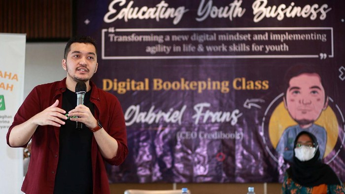 Setelah sukses pada 2020, Pahlawan Digital UMKM kembali hadir. Acara bertajuk 'Pahlawan Digital UMKM Roadshow: Educating Youth Business' ini digelar di Banyuwangi.