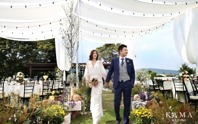 Bintang drama Korea Sweet Home, Lee Si Young mengumumkan kehamilannya yang berumur 14 minggu sebelum melangsungkan pernikahan pada Oktober 2017. Ia menikahi seorang pengusaha Jo Seung Hyun dan telah dikaruniai seorang anak laki-laki. Foto: dok agensi Huayi Brothers