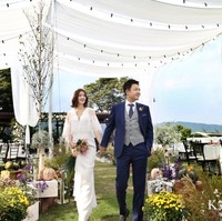 Bintang drama Korea Sweet Home, Lee Si Young mengumumkan kehamilannya yang berumur 14 minggu sebelum melangsungkan pernikahan pada Oktober 2017. Ia menikahi seorang pengusaha Jo Seung Hyun dan telah dikaruniai seorang anak laki-laki. Foto: dok agensi Huayi Brothers