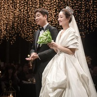 Pemain drama Korea The Red Sleeve, Seo Hyo Rim mengumumkan kehamilan dan kabar pernikahannya pada November 2019. Berselang sebulan, ia melangsungkan pernikahan dengan Jung Myung Ho, putra dari aktris senior Korea Kim Soo Mi. Foto: dok agensi MAGIQ Entertainment