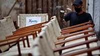 Berkat business matching yang difasilitasi oleh BNI Xpora, berbagai produksi Aryasena seperti kursi rotan dan kap lampu telah berhasil diekspor ke Eropa.