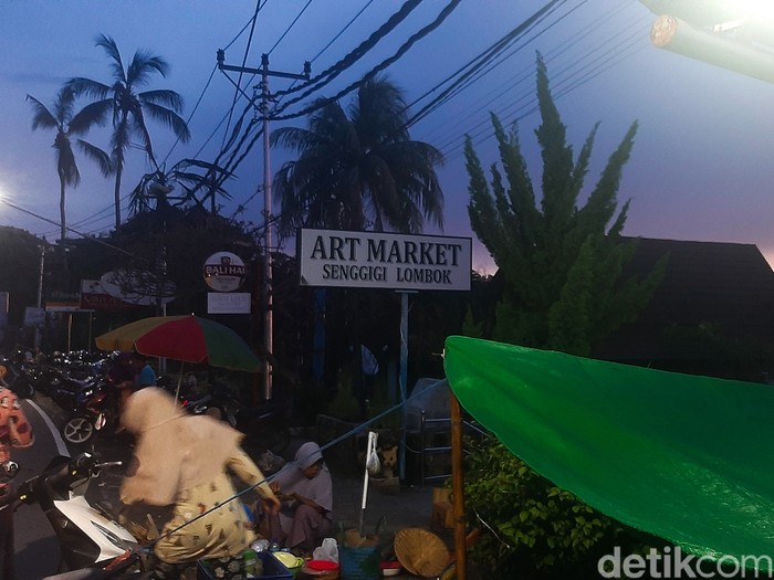 Sudah Berjualan 24 Tahun, Sate Pasar Seni Senggigi Tetap Diantre Pengunjung
