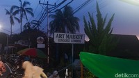 Saat berkunjung ke Senggigi, kami mampir ke salah satu penjual sate rembiga terkenal di depan Pasar Seni. Foto: detikcom/Yenny Mustika