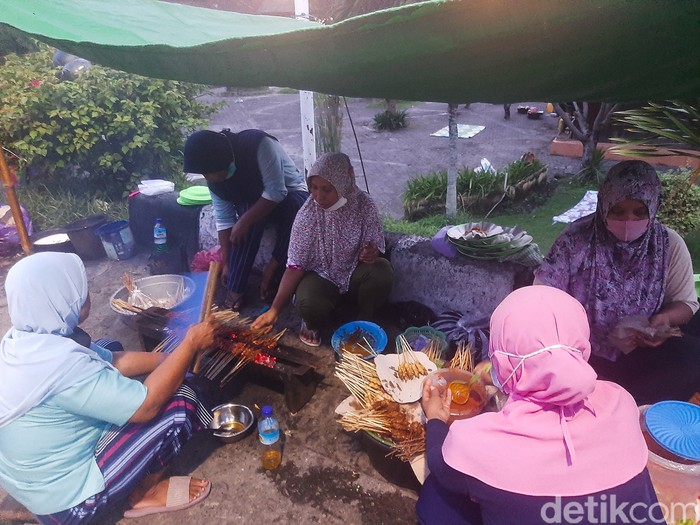 Sate Pasar Seni Sudah Berjualan 24 Tahun, Sate Pasar Seni Senggigi Tetap Diantre Pengunjung