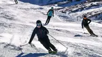 Dibuka Lagi, Ribuan Wisatawan datang ke Resor Ski Prancis