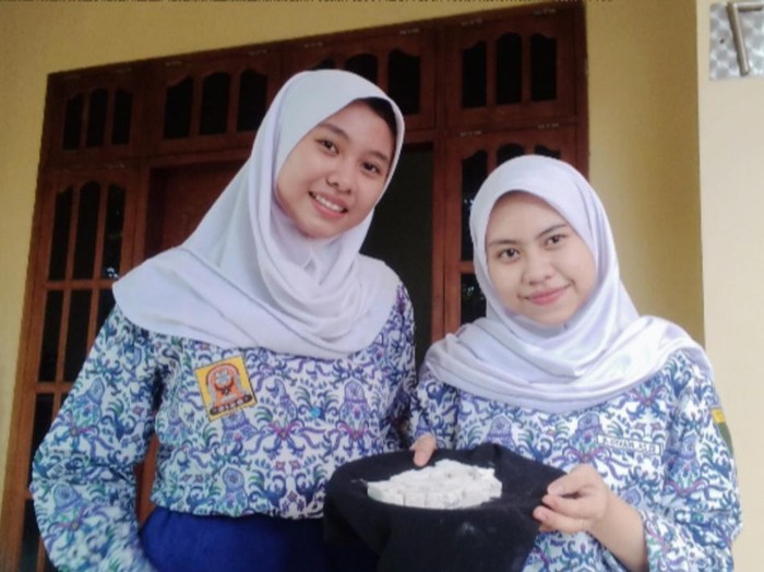 Siswa SMP di Surabaya Sulap Kulit Pisang Jadi Marshmellow