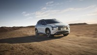 Dari tampak depan, Mitsubishi Airtrek ini mengadopsi desain khas Mitsubishi dengan bahasa desain Dynamic Shield. Bahasa desain Dynamic Shield itu yang diterapkan pada mobil-mobil Mitsubishi terkini, termasuk Mitsubishi Xpander hingga Mitsubishi Pajero Sport.  Foto: Dok. Mitsubishi