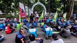 Tuntut Kenaikan Upah, Buruh Demo di Kantor Wali Kota Bandung