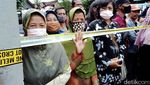 Warga Ramai-ramai Nonton Rekonstruksi Kasus Racun Maut di Klaten