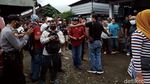 Warga Ramai-ramai Nonton Rekonstruksi Kasus Racun Maut di Klaten