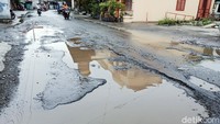Kerusakan jalan di wilayah Kabupaten Klaten itu dari skala ringan sampai berat.
