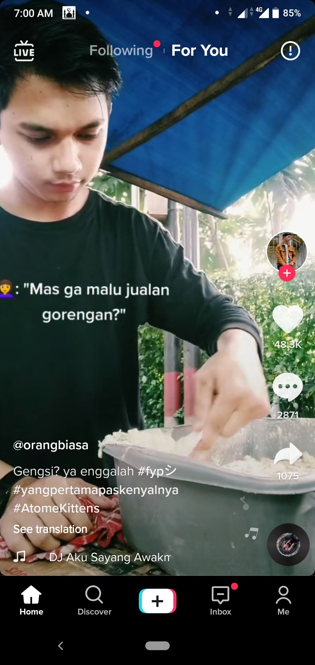 5 Penjual Gorengan hingga Telor Gulung Ini Tampannya Bikin Pembeli Betah