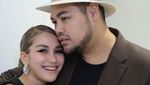 10 Potret Kedekatan Ivan Gunawan dan Ayu Ting Ting