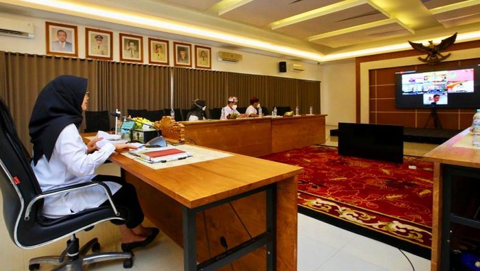 Bupati Ipuk Paparkan Ratusan Inovasi Daerah di Tim Panelis