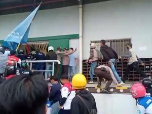 Kericuhan Warnai Aksi Sweeping Buruh di Majalengka