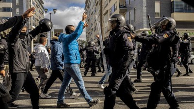 Demo Buruh Logam Berujung Bentrok dengan Polisi di Spanyol