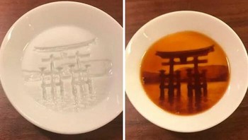 Jika kuahnya disiram di piring ini, barulah terlihat seperti lukisan. Foto: Bored Panda
